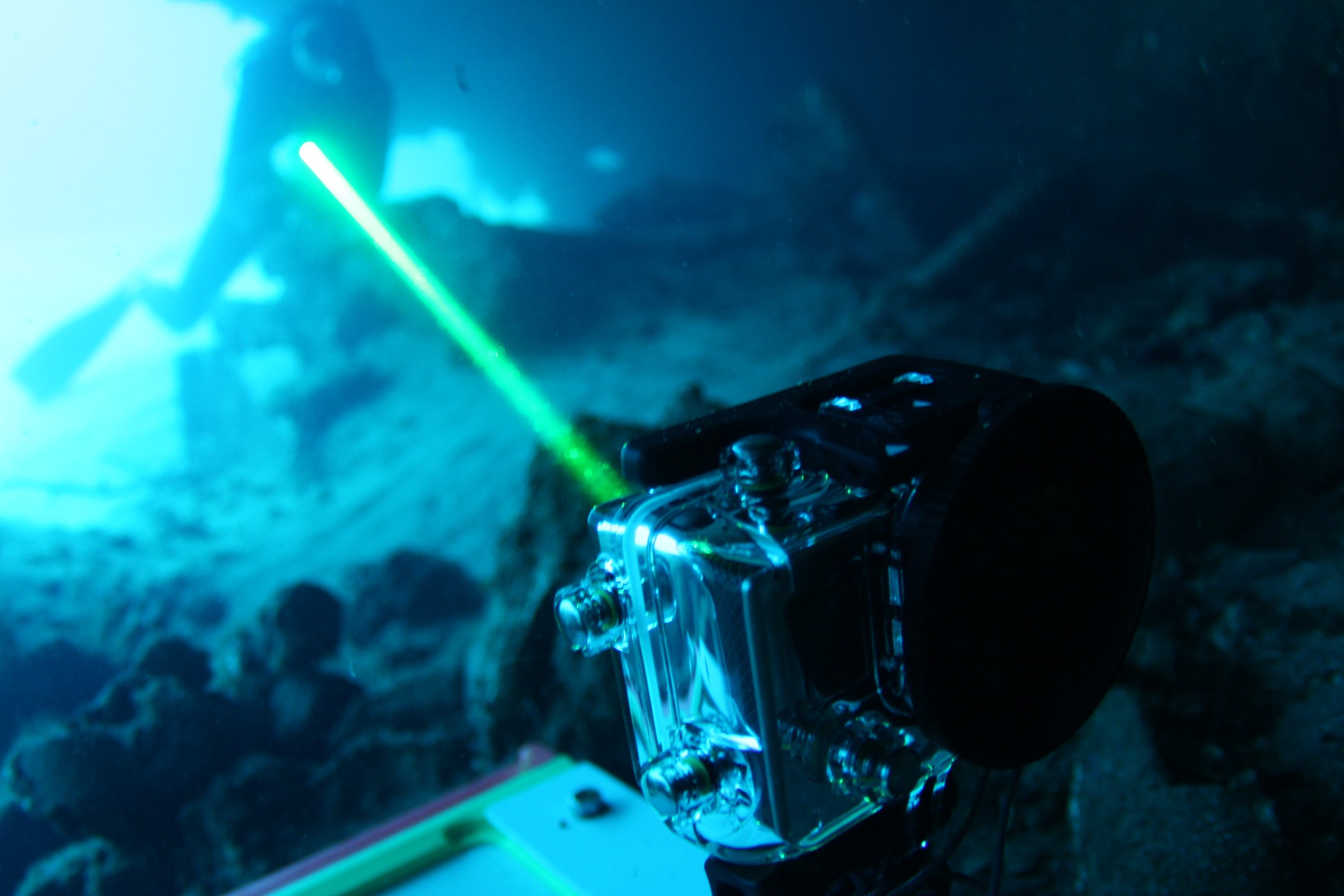 Underwater laser shop pointer